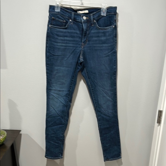 Levi’s Women's Blue Jeans - Picture 1 of 3
